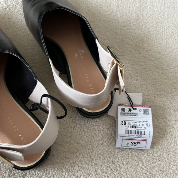 Zara Pointed Shoe Black and Cream Sandal Flats US 8 / EU 38 - Picture 2 of 3